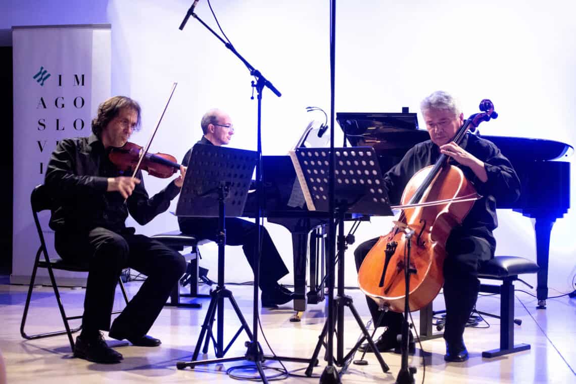 Two prestigious music awards for the Amael Trio in Berlin and Vienna. 1 Two prestigious music awards for the Amael Trio in Berlin and Vienna.